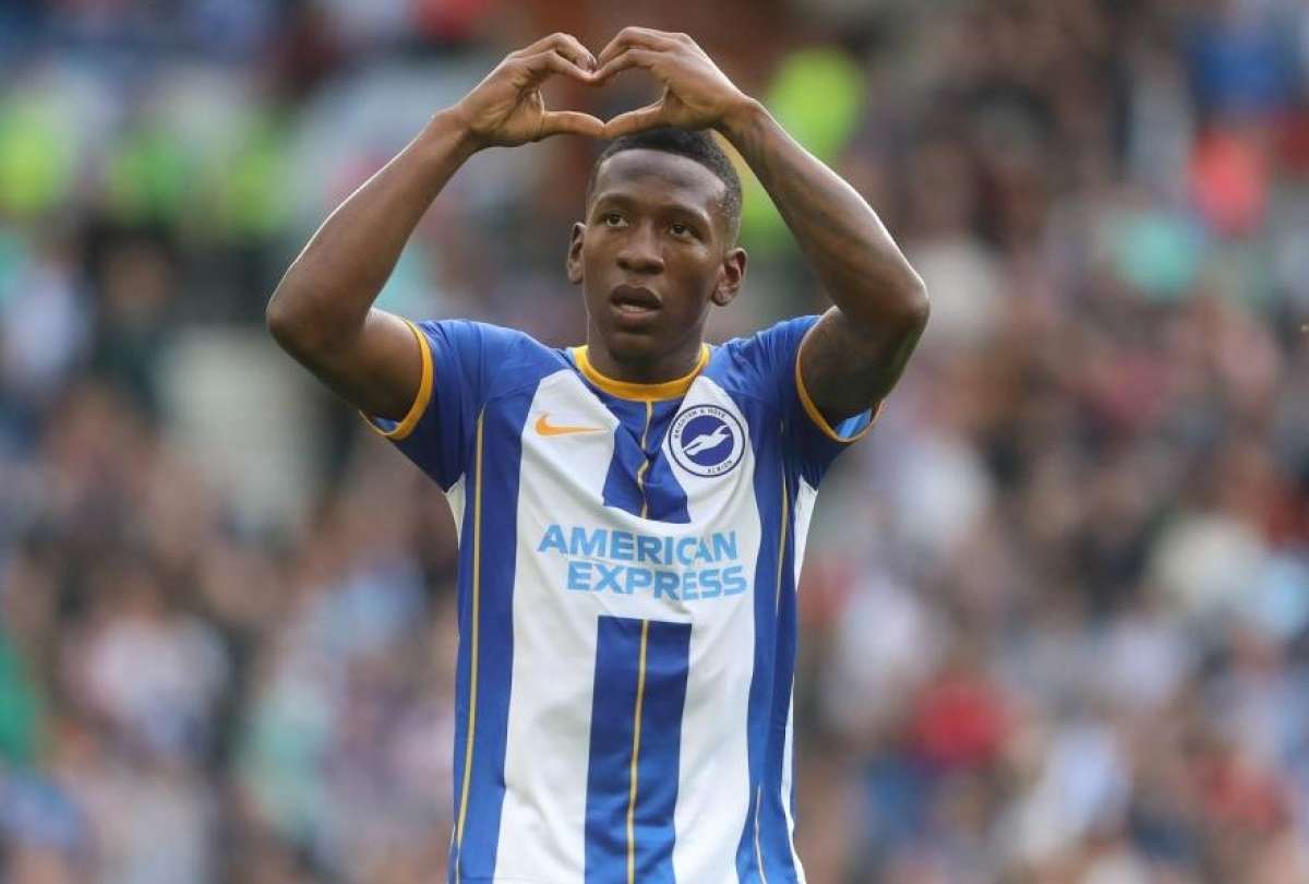 En el Brighton le pusieron un nuevo seud&oacute;nimo a Pervis Estupi&ntilde;&aacute;n. 