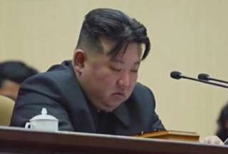 Kim Jong-un, l&iacute;der de Corea del Norte, llor&oacute; durante un evento oficial