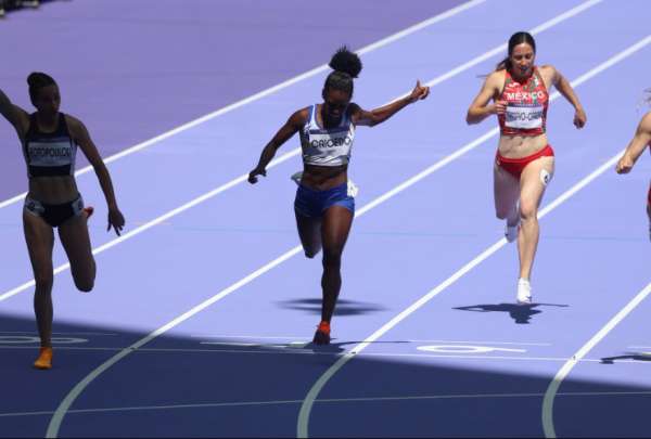 Nicole (foto), Anah&iacute; y Aimara no clasificaron a los 200 metros planos. 