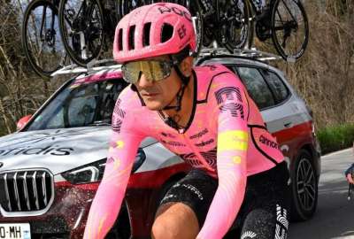 Richard Carapaz est&aacute; compitiendo en la Tirreno Adri&aacute;tico