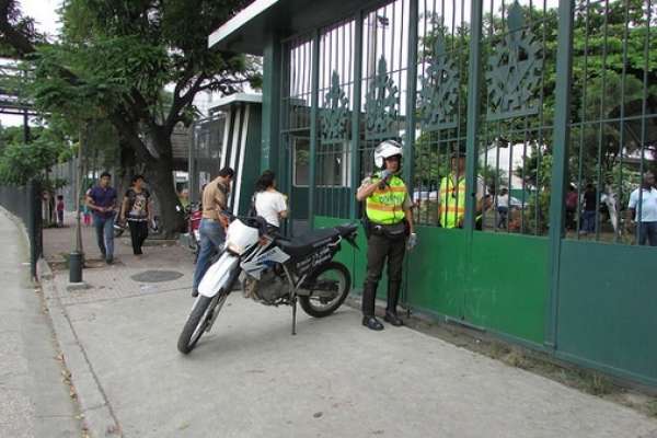 En plantel particular de Guayaquil se activaron los protocolos ante hechos de violencia tras intento fallido de extorsi&oacute;n.