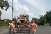 Inician trabajos de bacheo en la v&iacute;a Palestina-Vinces para mejorar la conectividad