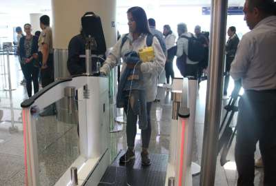 Las m&aacute;quinas verificar&aacute;n la informaci&oacute;n del pasaporte biom&eacute;trico en 45 segundos.