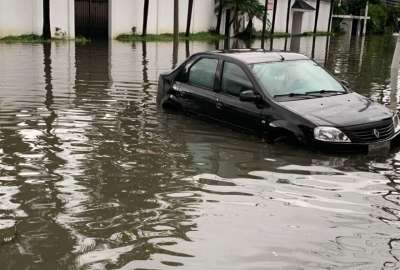 El nivel del agua impidi&oacute; la movilizaci&oacute;n de los veh&iacute;culos.