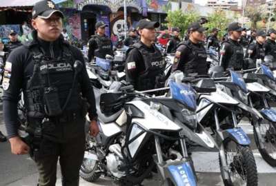 Polic&iacute;a Nacional, Fuerzas Armadas, Agentes Control Metropolitano,  Cuerpo de Bomberos de Quito y Agencia Metropolitana de Control, entre otras. atienden las emergencias en Quito.