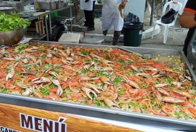Naranjal busca r&eacute;cord Guinness con una tonelada de ensalada de cangrejo