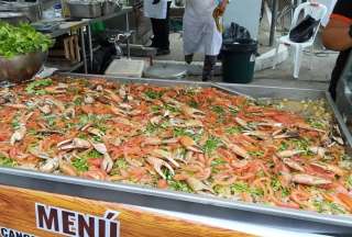 Ecuador busca r&eacute;cord Guinness con la ensalada de cangrejo m&aacute;s grande del mundo