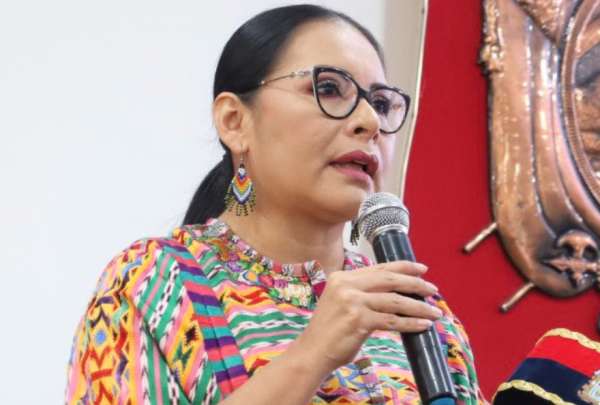 Diana Atamaint anunci&oacute; que los responsables del error en la papeleta electoral fueron separados del CNE