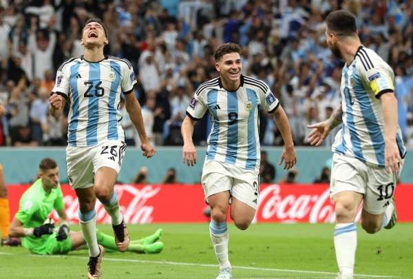 Nahuel Molina (26) festeja el gol marcado a Pa&iacute;ses Bajos en Lusail. 