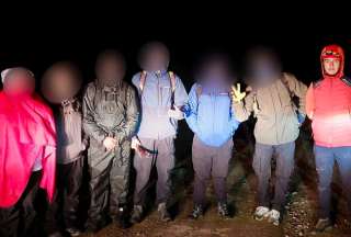 Bomberos de Quito rescataron a seis personas extraviadas en el cerro Padre Encantado