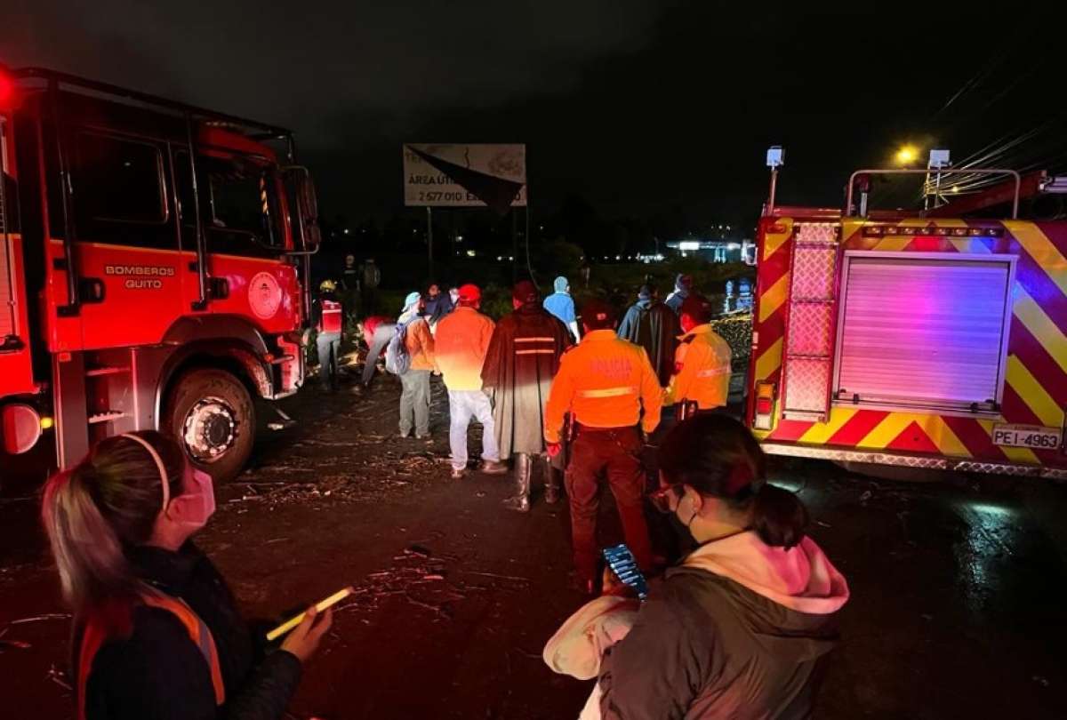 El desbordamiento del r&iacute;o San Nicol&aacute;s dej&oacute; da&ntilde;os materiales y caus&oacute; sustos en Sangolqu&iacute;