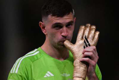 Emiliano &lsquo;Dibu&rsquo; Mart&iacute;nez gan&oacute; &ldquo;The Best&rdquo; FIFA Award al mejor arquero
