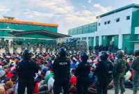 Militares y polic&iacute;as intervienen en diferentes c&aacute;rceles del pa&iacute;s par retomar el control.