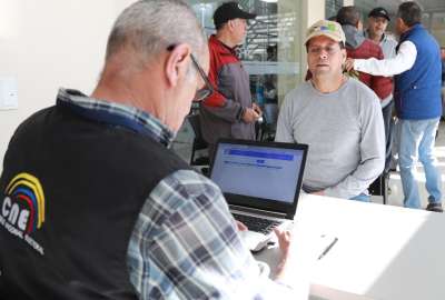 El CNE confirm&oacute; que 16 binomios inscribieron sus candidaturas para las elecciones presidenciales en 2025
