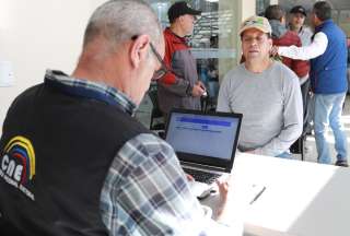 El CNE confirm&oacute; que 16 binomios inscribieron sus candidaturas para las presidenciales 2025
