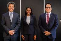 (De izq. a der) Alejandro Melik, de la Oficina Anticorrupción de Argentina, junto a la embajadora Diana Salazar y el secretario de Integridad Pública, José Julio Neira.