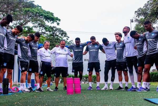 Santa Fe y Cali igualan en el partido que estren&oacute; el VAR en la Sudamericana