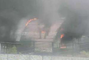 La Polic&iacute;a Nacional inform&oacute; que la autopista General Rumi&ntilde;ahui est&aacute; cerrada en sentido Quito-Los Chillos. 