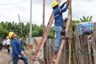 Milagro: 300 familias ya tienen energ&iacute;a el&eacute;ctrica