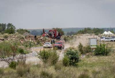 Autoridades de Sudáfrica recuperaron cadáveres de personas en una mina abandonada.