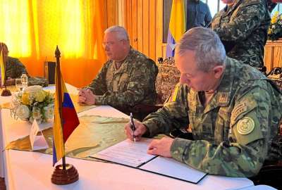 Ecuador y Colombia suscribieron un acuerdo para vigilar la frontera contra el narcotr&aacute;fico