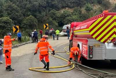 Autoridades supervisan labores de limpieza tras el derrame de di&eacute;sel en Gualaceo.