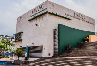 Malec&oacute;n 2000: Un lugar que en fiestas julianas desborda alegr&iacute;a, color y sabor