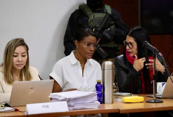 La fiscal Diana Salazar (centro) present&oacute; los elementos de cooperaci&oacute;n eficaz para reducir la condena de Xavier M.