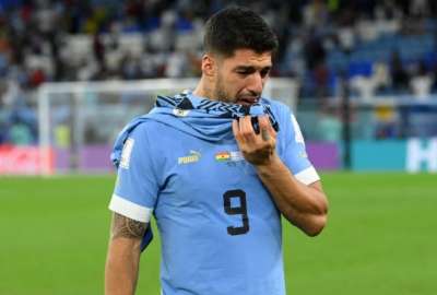 Luis Su&aacute;rez puede necesitar una pr&oacute;tesis en la rodilla, admite presidente de Gremio