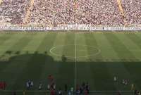 Un hincha falleci&oacute; en el estadio Monumental de Lima durante un partido