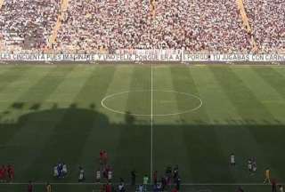 Un hincha falleci&oacute; en el estadio Monumental de Lima durante un partido