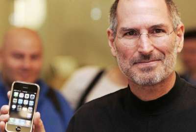 En 2007 Steve Jobs present&oacute; el primer Iphone con ciertas fallas