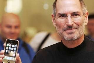 En 2007 Steve Jobs present&oacute; el primer Iphone con ciertas fallas