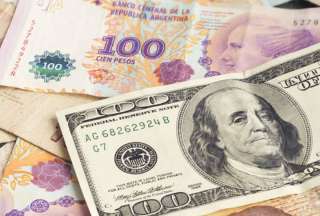 Cae el precio del dólar en Argentina