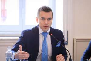 El presidente Daniel Noboa nombr&oacute; a tres nuevos gobernadores antes de su viaje oficial a Europa. 