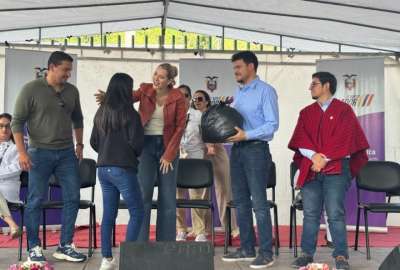 Campa&ntilde;a 'Abrazo solidario' distribuir&aacute; art&iacute;culos entre quienes m&aacute;s lo necesiten