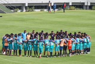 Deportivo Quito y Liga de Portoviejo se pelean hasta por el &aacute;rbitro