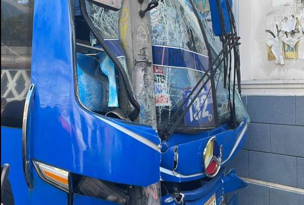 Municipio de Quito anunci&oacute; medidas contra las dos cooperativas involucradas en el accidente en la avenida Col&oacute;n