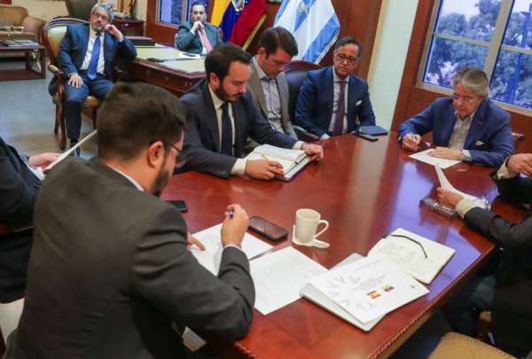 El presidente Guillermo Lasso se reuni&oacute; con su gabinete para establecer el veto a la Ley de Comunicaci&oacute;n.