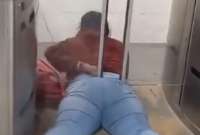 Un mujer se atoró en el Transmilenio al no querer pagar.