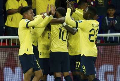 Ecuador tiene lista su alineaci&oacute;n para jugar con Paraguay