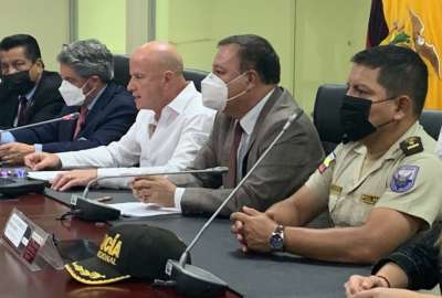 Alfredo Borrero, vicepresidente de la Rep&uacute;blica, habla ante los medios tras la sesi&oacute;n del COE Nacional