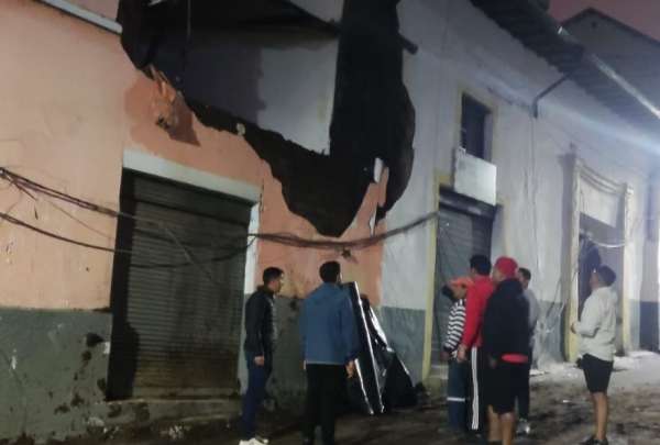 Parte frontal de vivienda colaps&oacute; en el Centro Hist&oacute;rico de Quito