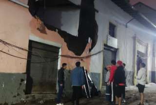 Colaps&oacute; vivienda patrimonial en el Centro Hist&oacute;rico de Quito