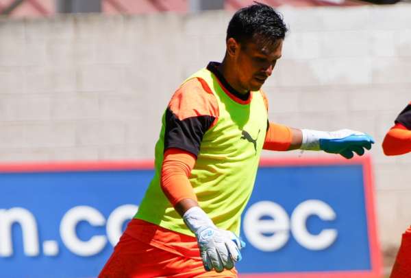 Gonzalo Valle ser&aacute; titular ante Lan&uacute;s