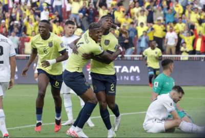 F&eacute;lix Torres anot&oacute; los dos goles de Ecuador