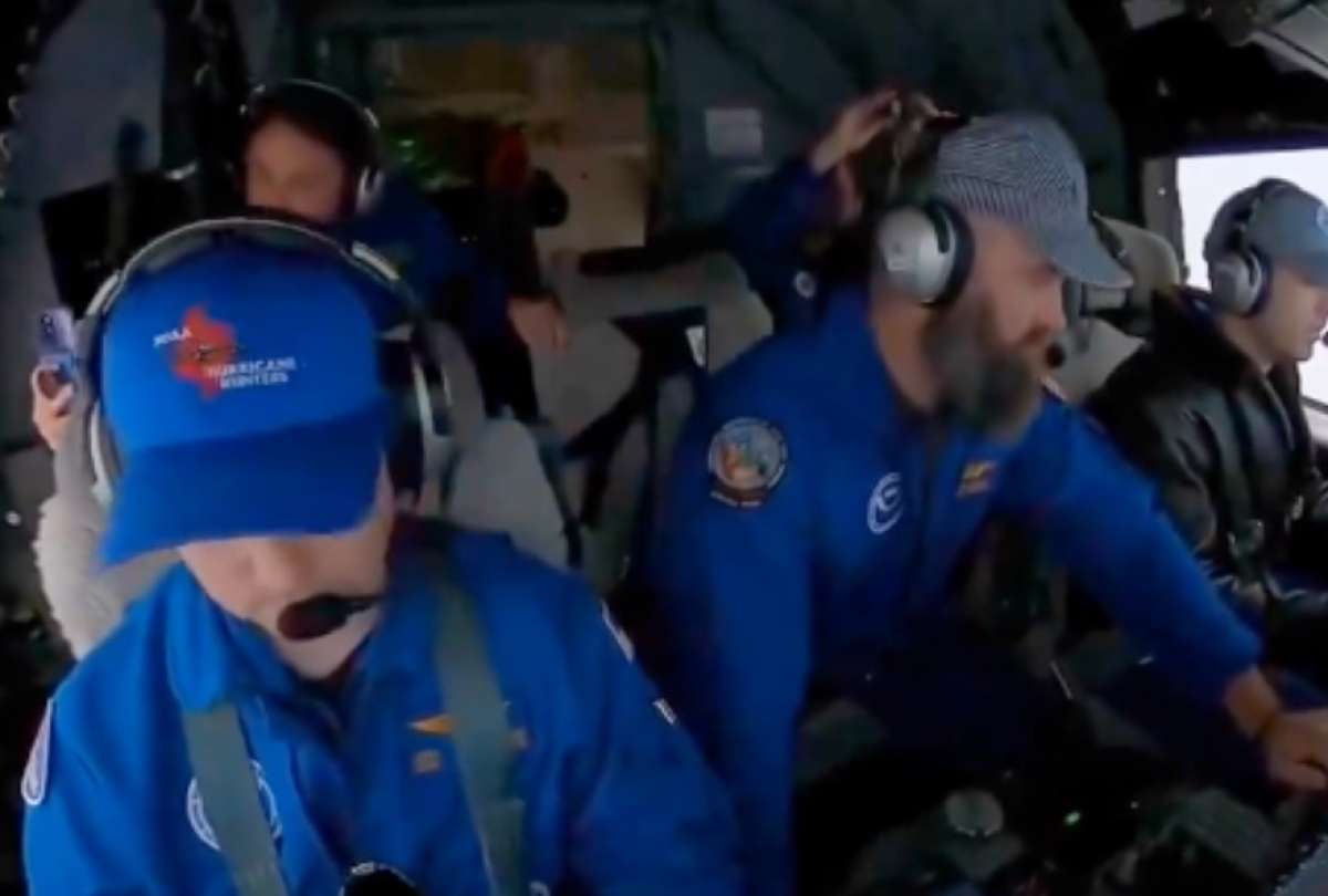 El huracán Milton se intensifica a categoría 5, mientras expertos de la NOAA recolectan datos vitales desde el avión Miss Piggy.
