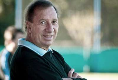 Carlos Bilardo predijo que el futuro del f&uacute;tbol estar&iacute;a en &Aacute;frica