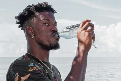 Jimmy Butler, estrella de la NBA, jug&oacute; en el Parque La Carolina