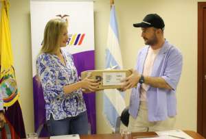 La ministra de Ambiente inspeccion&oacute; el relleno sanitario y las instalaciones de agua en Dur&aacute;n.